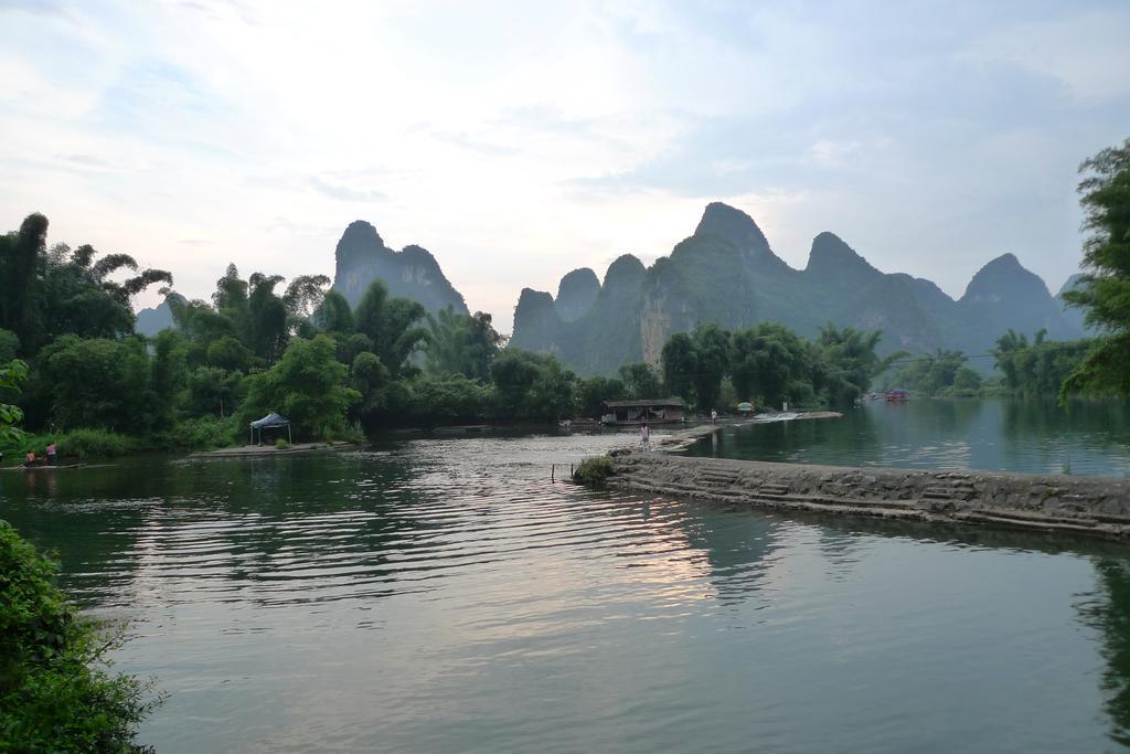 Hôtel Dragon River Retreat à Yangshuo Extérieur photo