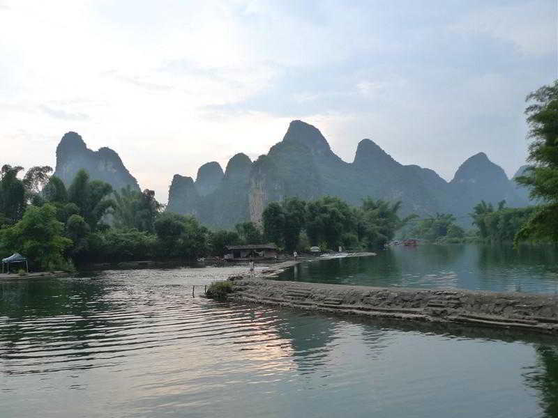 Hôtel Dragon River Retreat à Yangshuo Extérieur photo